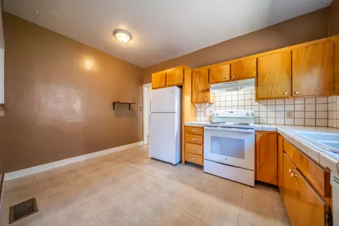 Kitchen - 1152 Willis St, Redding, CA 96001 photo 3 of 5