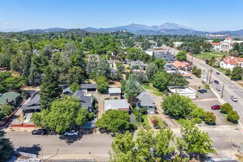 View/Area - 1152 Willis St, Redding, CA 96001 photo 4 of 10