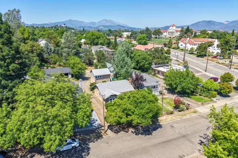 View/Area - 1152 Willis St, Redding, CA 96001 photo 2 of 10