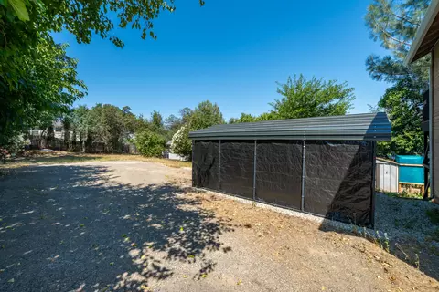 Exterior - 1152 Willis St, Redding, CA 96001 photo 11 of 17