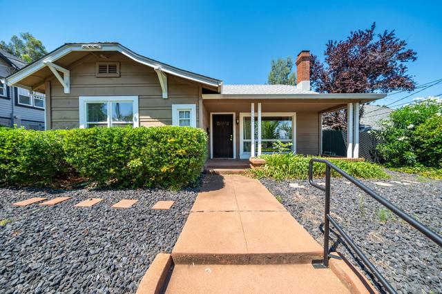 1152 Willis St, Redding, CA 96001