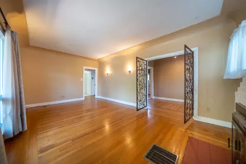 Living - 1152 Willis St, Redding, CA 96001 photo 3 of 4