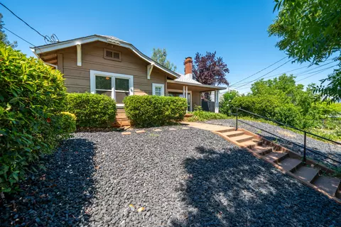 Exterior - 1152 Willis St, Redding, CA 96001 photo 16 of 17
