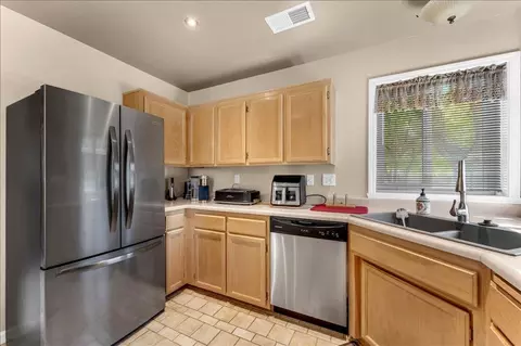 2048 Lazare Path, Redding, CA 96001 photo 3