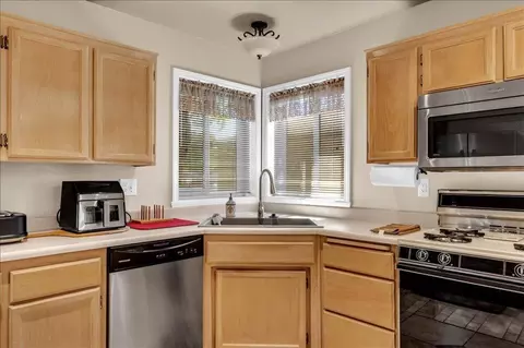 2048 Lazare Path, Redding, CA 96001 photo 5