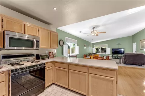 2048 Lazare Path, Redding, CA 96001 photo 4