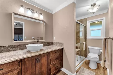 2048 Lazare Path, Redding, CA 96001 photo 12