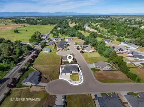 1560 Carl Ct, Red Bluff, CA 96080 photo 4