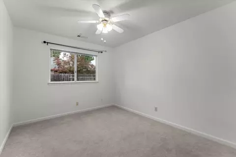 Bedroom - 3066 Sunglow Dr, Redding, CA 96001 photo 4 of 8