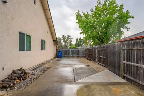 Exterior - 3066 Sunglow Dr, Redding, CA 96001 photo 9 of 14