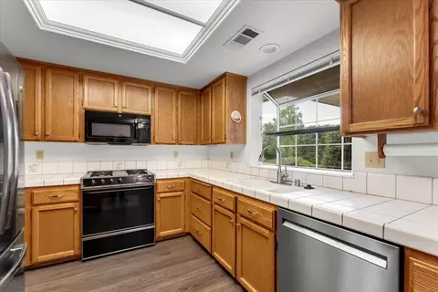 Kitchen - 3066 Sunglow Dr, Redding, CA 96001 photo 1 of 3