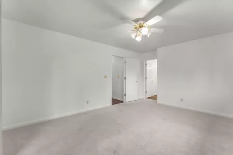 Bedroom - 3066 Sunglow Dr, Redding, CA 96001 photo 7 of 8
