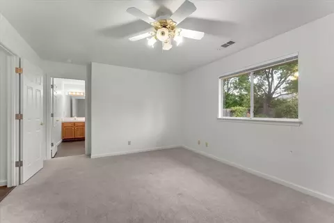 Bedroom - 3066 Sunglow Dr, Redding, CA 96001 photo 8 of 8