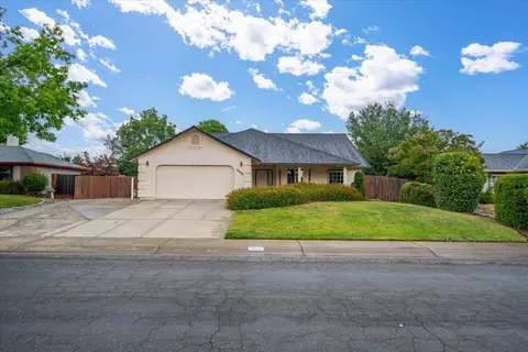 Exterior - 3066 Sunglow Dr, Redding, CA 96001 photo 2 of 14