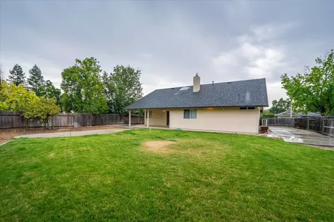 Exterior - 3066 Sunglow Dr, Redding, CA 96001 photo 6 of 14