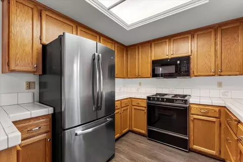 Kitchen - 3066 Sunglow Dr, Redding, CA 96001 photo 2 of 3