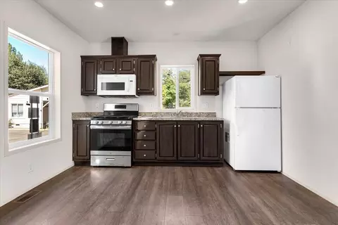 12125 Lake, Redding, CA 96003 photo 9