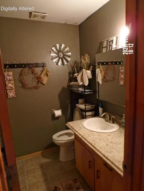 Bath - 13552 Baker Rd, Red Bluff, CA 96080 photo 3 of 3