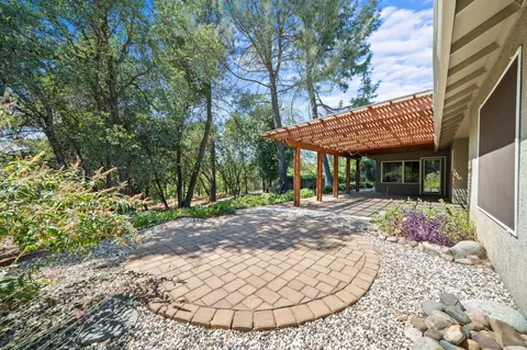 Exterior - 3790 Indio Way, Redding, CA 96002 photo 6 of 14