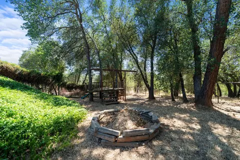 Exterior - 3790 Indio Way, Redding, CA 96002 photo 12 of 14