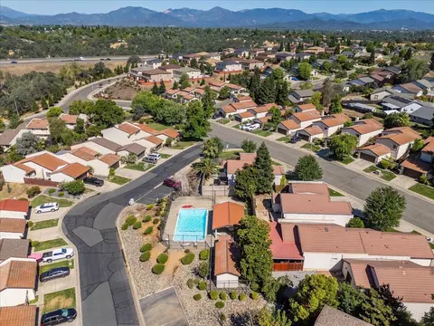 811 Tanglewood Dr, Redding, CA 96003 photo 38