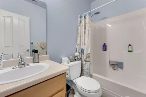 811 Tanglewood Dr, Redding, CA 96003 photo 25