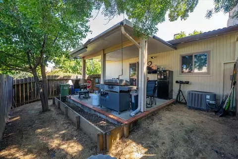 811 Tanglewood Dr, Redding, CA 96003 photo 27