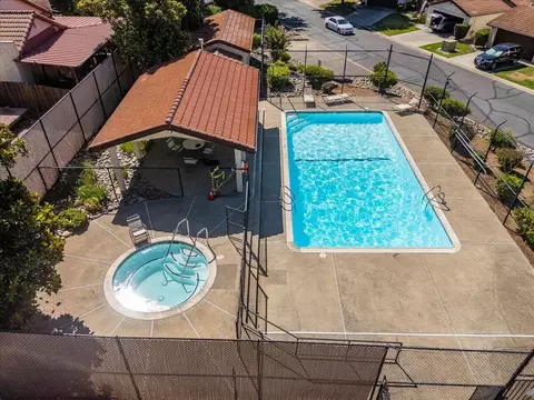 811 Tanglewood Dr, Redding, CA 96003 photo 32