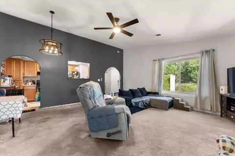 811 Tanglewood Dr, Redding, CA 96003 photo 6
