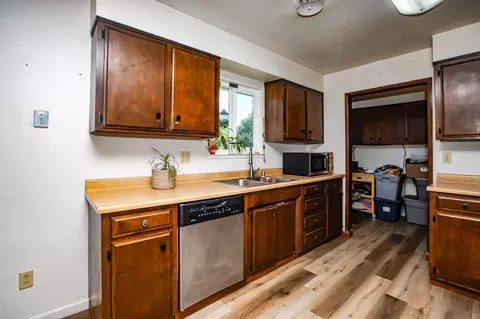 Kitchen - 21930 Parkway Dr, Red Bluff, CA 96080 photo 1 of 5