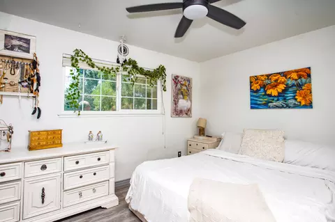 Bedroom - 21930 Parkway Dr, Red Bluff, CA 96080 photo 5 of 6