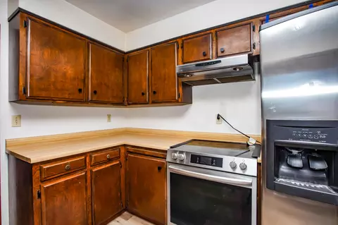 Kitchen - 21930 Parkway Dr, Red Bluff, CA 96080 photo 2 of 5