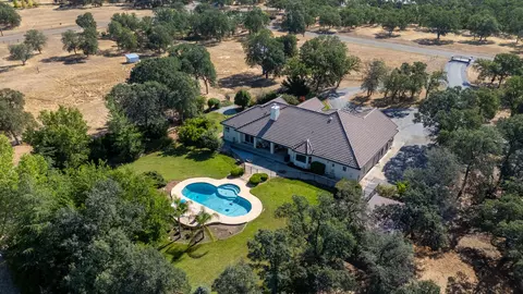 7836 Bella Montania Ln, Palo Cedro, CA 96073