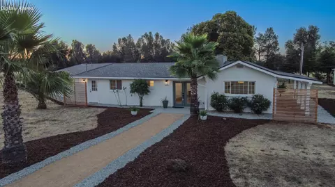 17908 Strawberry Ln, Anderson, CA 96007