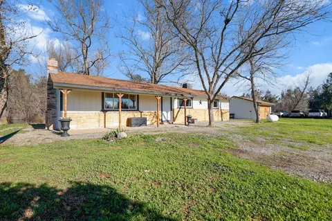 Exterior - 10982 Rawson Rd, Red Bluff, CA 96080 photo 3 of 10