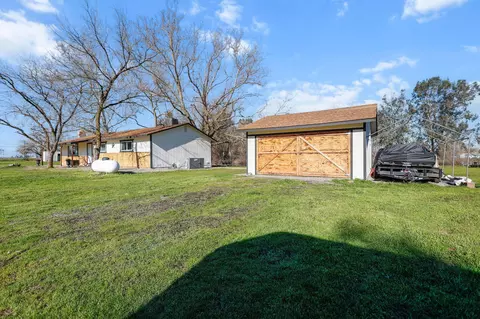Exterior - 10982 Rawson Rd, Red Bluff, CA 96080 photo 4 of 10