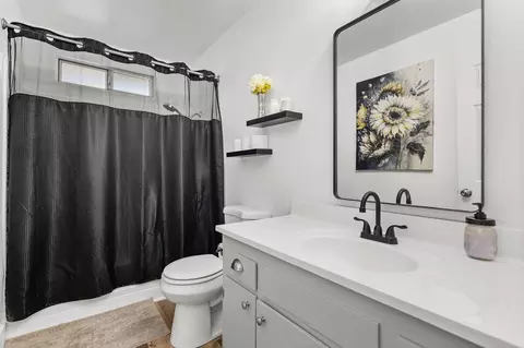Bath - 10982 Rawson Rd, Red Bluff, CA 96080 photo 3 of 3