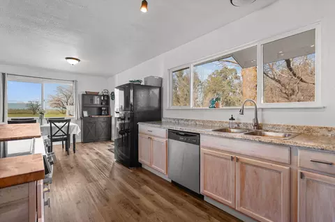 Kitchen - 10982 Rawson Rd, Red Bluff, CA 96080 photo 2 of 2