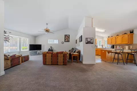 16640 Power Line Rd, Redding, CA 96001 photo 8