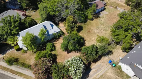 View/Area - 1039 1st St, Red Bluff, CA 96080 photo 1 of 3