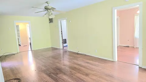 Living - 1039 1st St, Red Bluff, CA 96080 photo 2 of 4