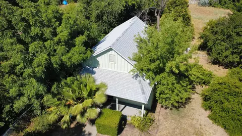 Exterior - 1039 1st St, Red Bluff, CA 96080 photo 3 of 4