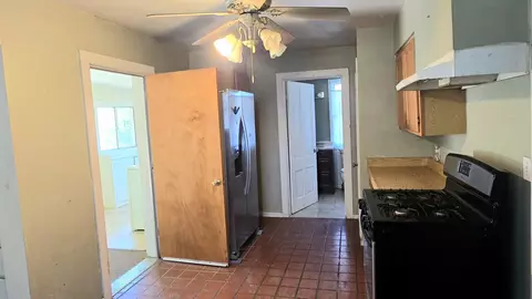 Entry Way - 1039 1st St, Red Bluff, CA 96080 photo 1 of 1