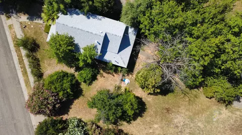 View/Area - 1039 1st St, Red Bluff, CA 96080 photo 2 of 3