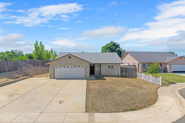 16875 Santa Barbara Dr, Redding, CA 96003