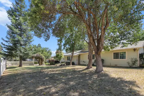 Exterior - 6936 Tucker Ln, Redding, CA 96002 photo 13 of 17