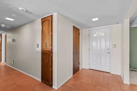 Entry Way - 6936 Tucker Ln, Redding, CA 96002 photo 1 of 3