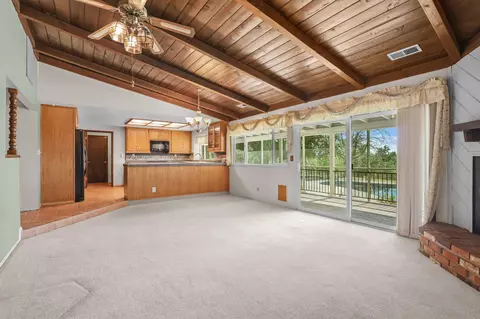 Living - 6936 Tucker Ln, Redding, CA 96002 photo 6 of 8