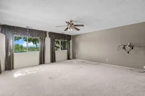 Living - 6936 Tucker Ln, Redding, CA 96002 photo 7 of 8