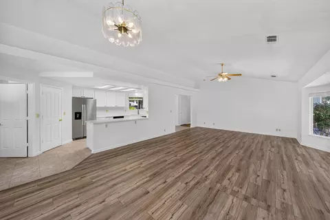 Living - 6367 Mullen Pkwy, Redding, CA 96001 photo 3 of 4